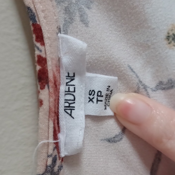 Ardene 3/4 sleeve floral top - Picture 2 of 3